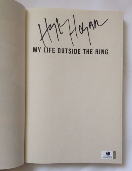 HULK HOGAN SIGNED MY LIFE OUTSIDE THE RING BOOK