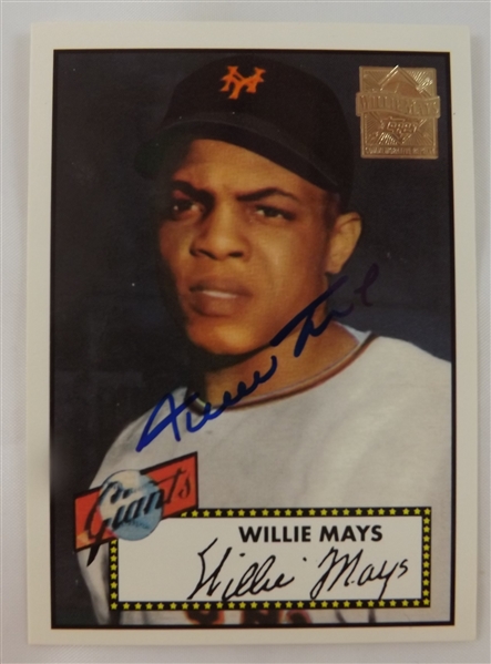 1996 TOPPS #2 WILLIE MAYS SIGNED COMMEMORATIVE 1952 TOPPS #261 REPRINT